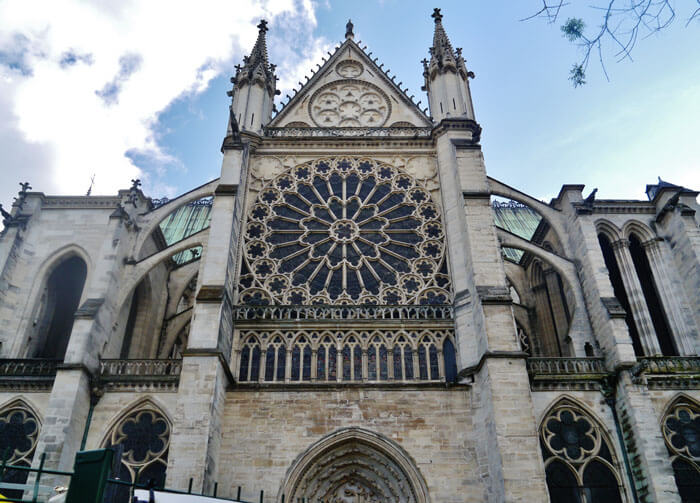 Westfassade der Kathedrale von Saint-Denis
