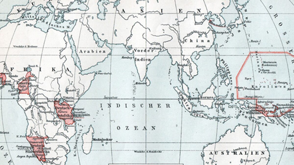 Ein Ausschnitt einer Weltkarte. Zu sehen sind der Indische Ozean sowie Teile Afrikas und Ozeaniens. Einige Gebiete sind rot markiert.