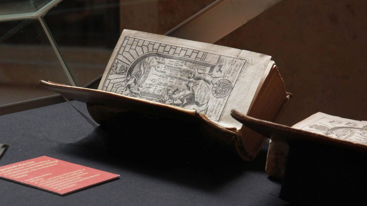 Hannah Goetze über Reisen nach Neapel, mit Büchern im Kopf und in der Hand